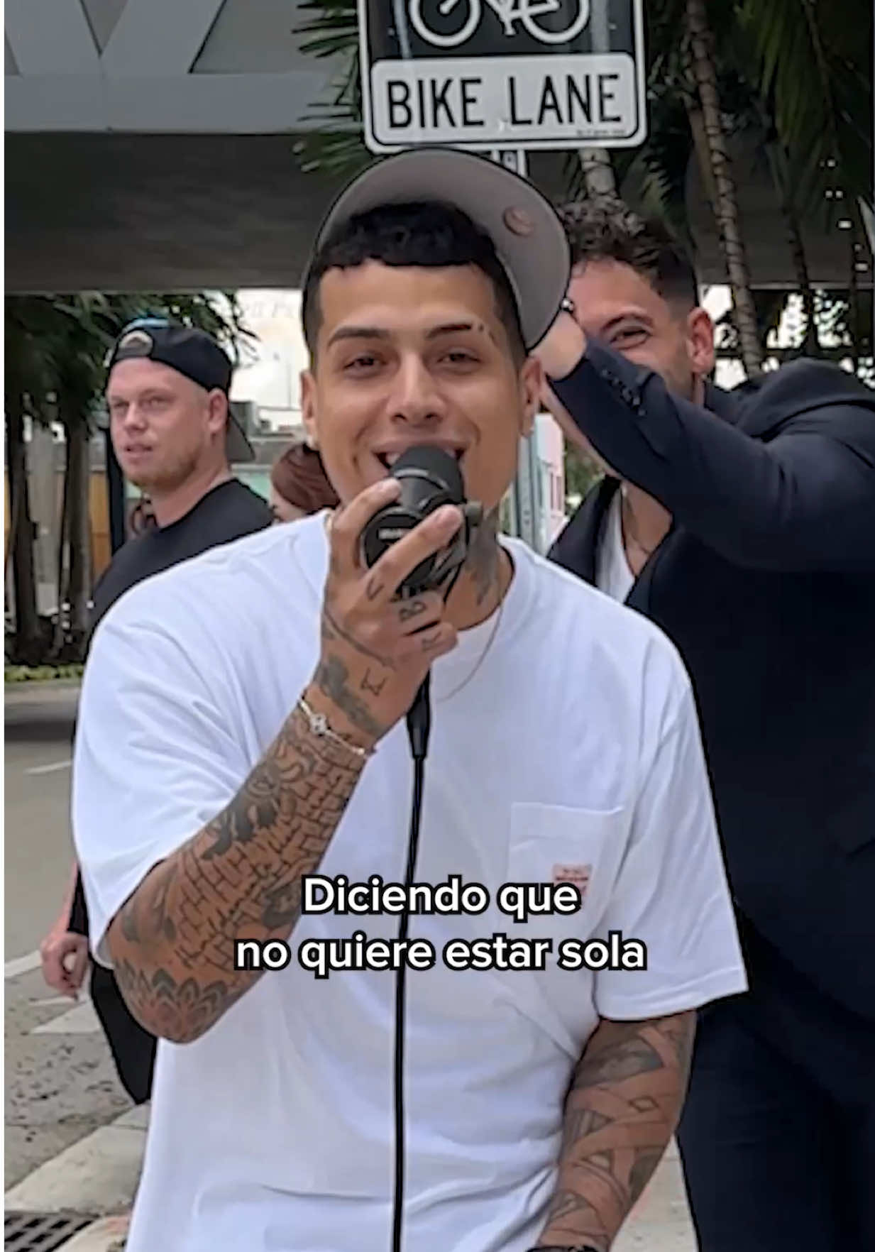 this song is called “New Heart”💔 I wasn’t expecting that from this random rapper🤯 @Adonys10 #sing #singing #freestyle #rap 
