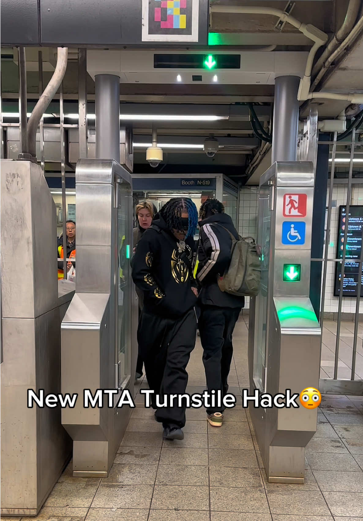 Meanwhile In NYC😳 . . . Subscribe To YouTube (OfficialKiingspiider)  For More‼️ . . . #kiingspiider #fyp #fypシ #foryoupage W/@Joel Kozik 🧇 