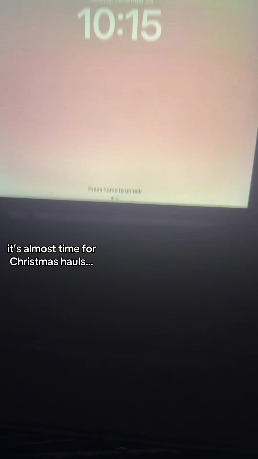 oh I’m so ready for Christmas hauls! Does anyone want some from me I think I’m getting a good amount of gifts this year 👀 #christmashauls #hauls #christmas #trending #zyxcba 