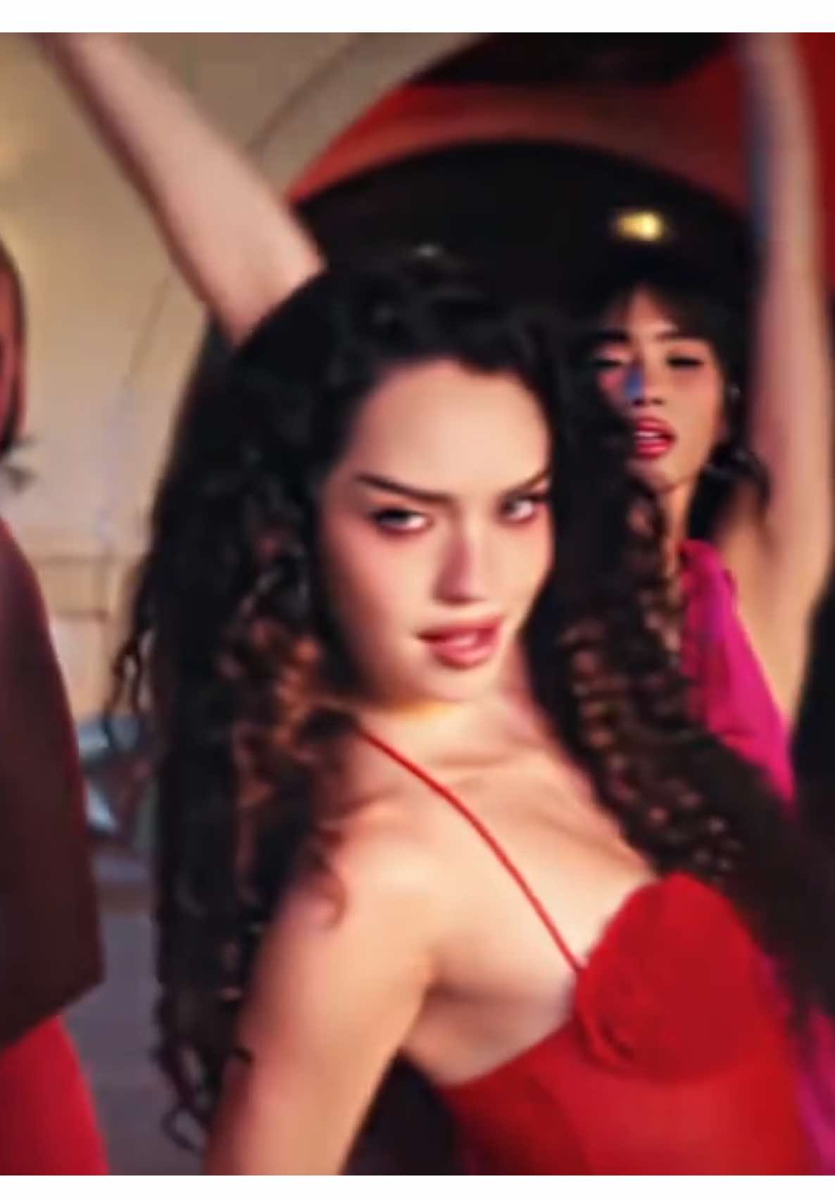 She was so iconic for this | ITS MY BIRTHDAYY #katseye #daniela #katseyeedit #kpop Daniela ver.