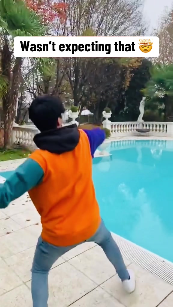 Wait for it 😳 (via @Gianmarco Rottaro) #pool #football