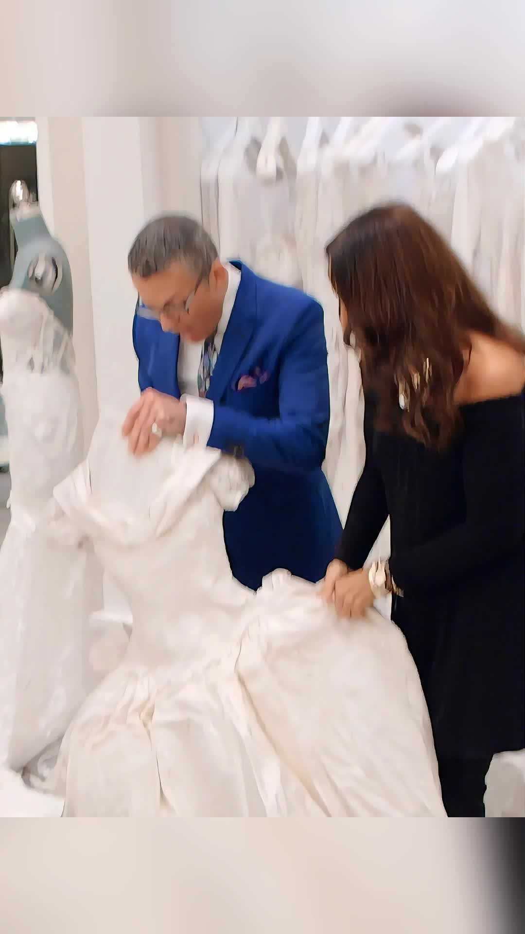 #sayyes #bridetobe #weddingdress #bridalfashion #weddingvibes 