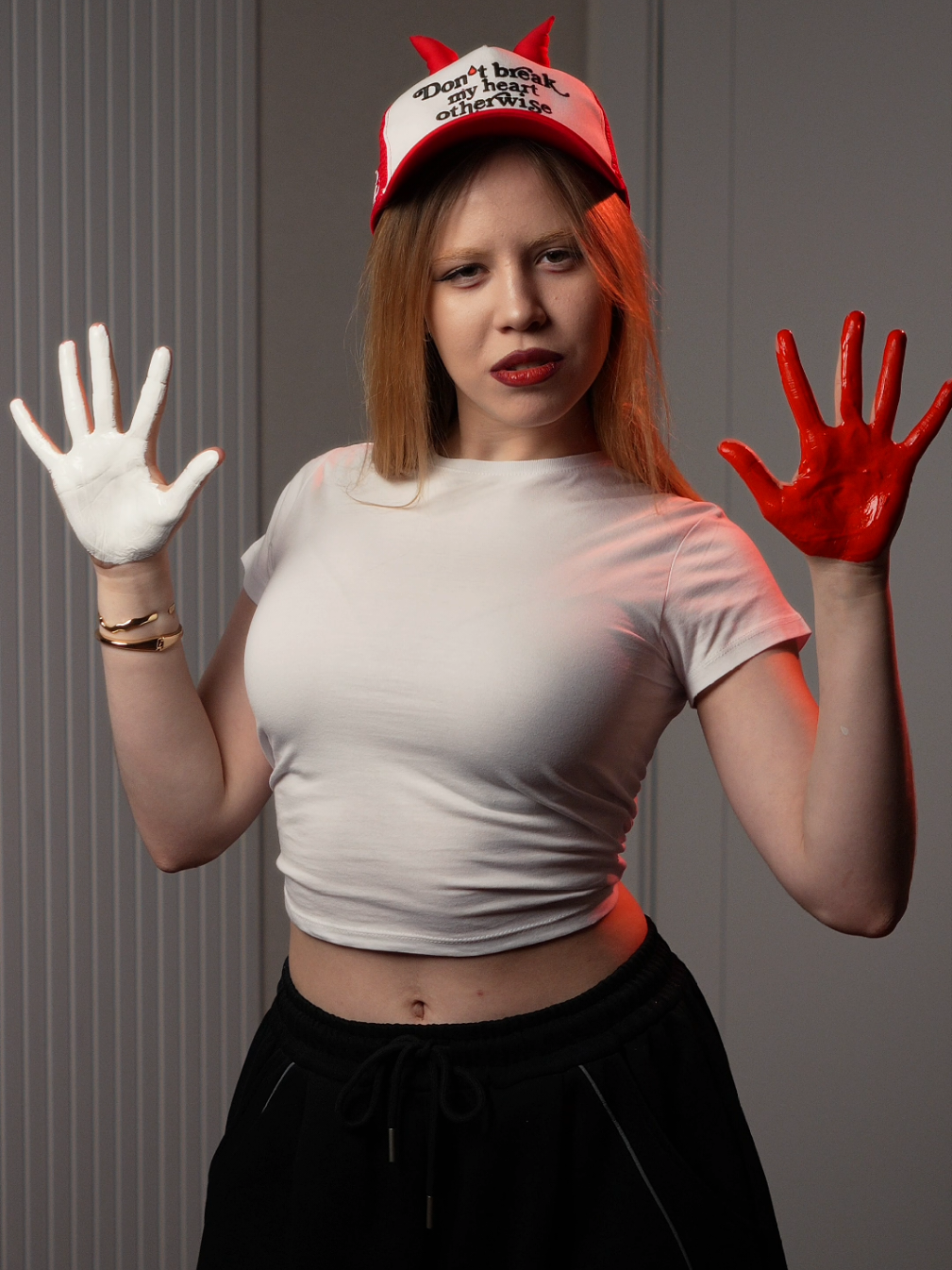 Знать бы ещё что там поется ...🙂