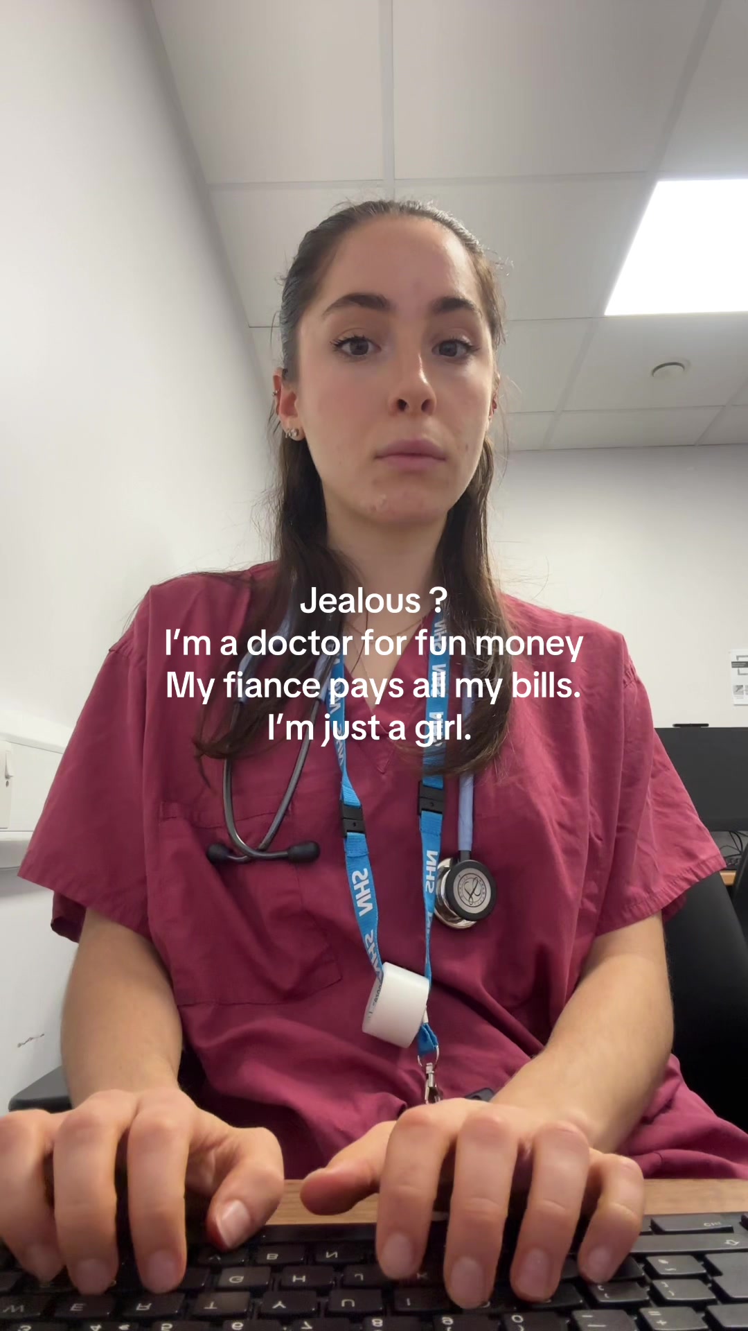 Women in stem and all 🧪👩🏻‍⚕️ Now you know where my coffee cash comes from ☕️ #brideera #bridetobe #medicalgirlies #WardLife #MedicMood 