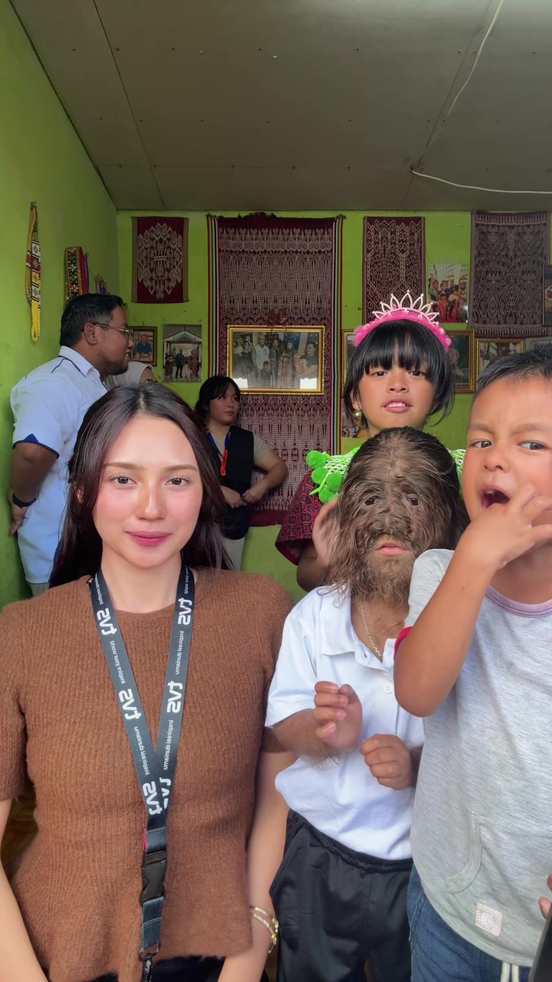 Say hello to little princess misscylen 🫶🏽 💕 This video was shared with parental consent and care. Please do not screen record or reuse the content without consent. Don’t forget to catch the full story of our little princess, Missclyen 👑✨ Only on Inspirasi Duniamu, TVS Channel 122 Astro