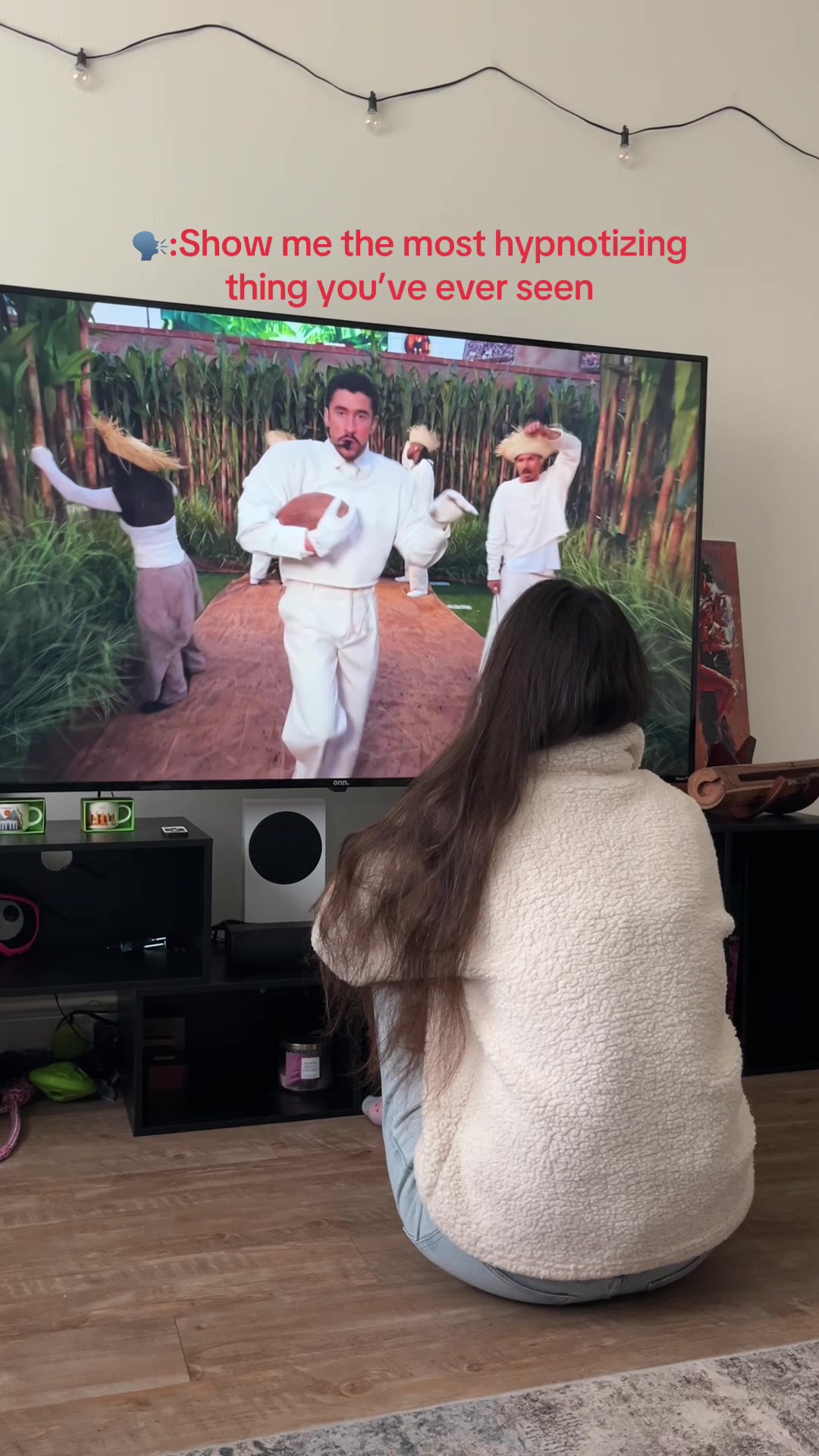 I’ll just show them this video😂 #SuperBowl #badbunny #badbunnypr #superbowlhalftimeshow #hypnotizing 