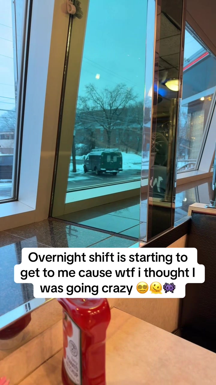 I was not gonna get up from my seat till I figured out what was going on #overnight #fyp #glitch #worklife #fypシ 