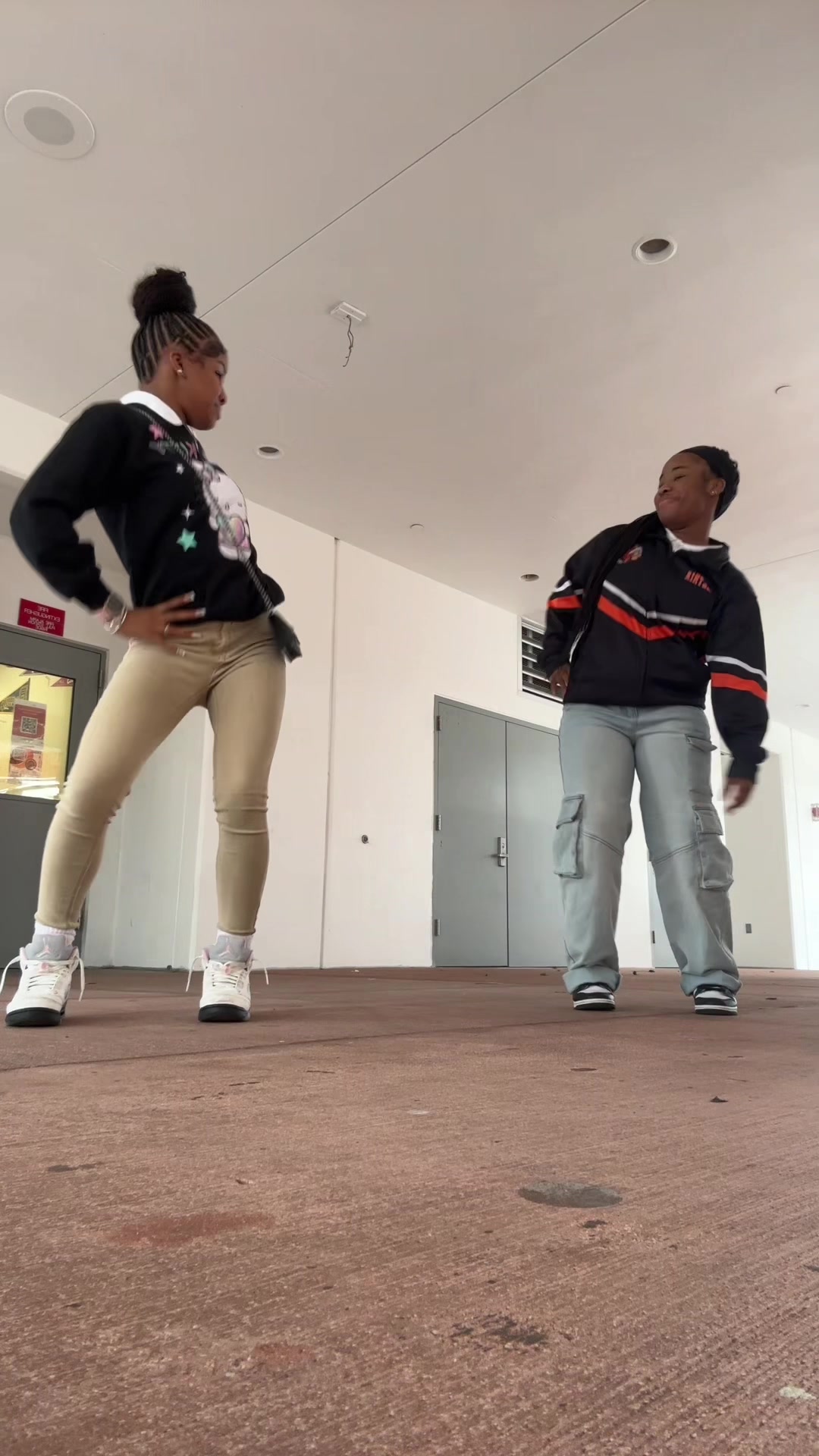 party at the beach 🔥🔥😂 dc: @jmuppie Ⓜ️ #goviral #4u #dance #fypシ゚viral #blowthisup @starr. 