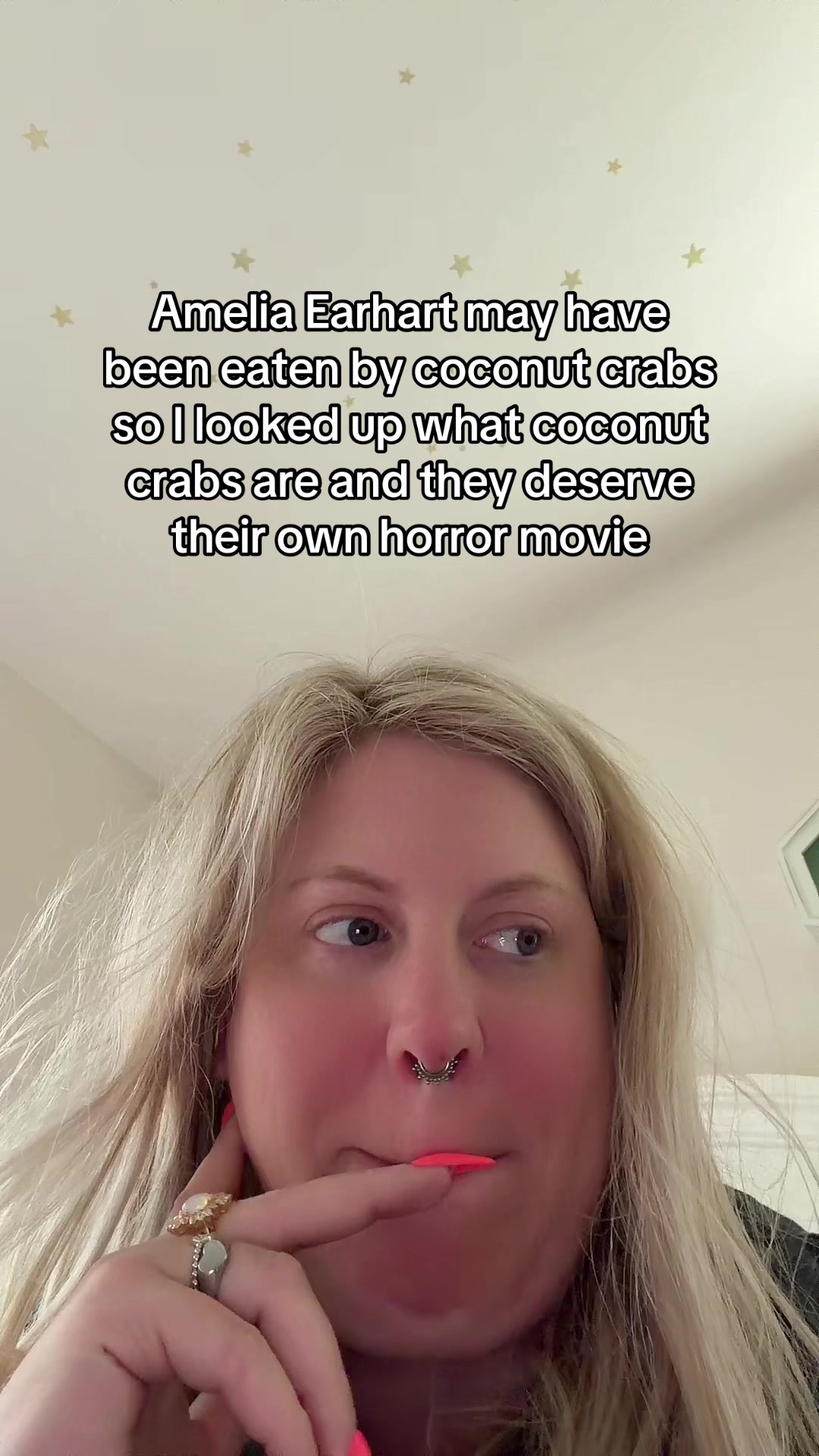 They’re HUGE. They’re 3 feet. #coconutcrabs #gianthermitcrab #ameliaearhart 