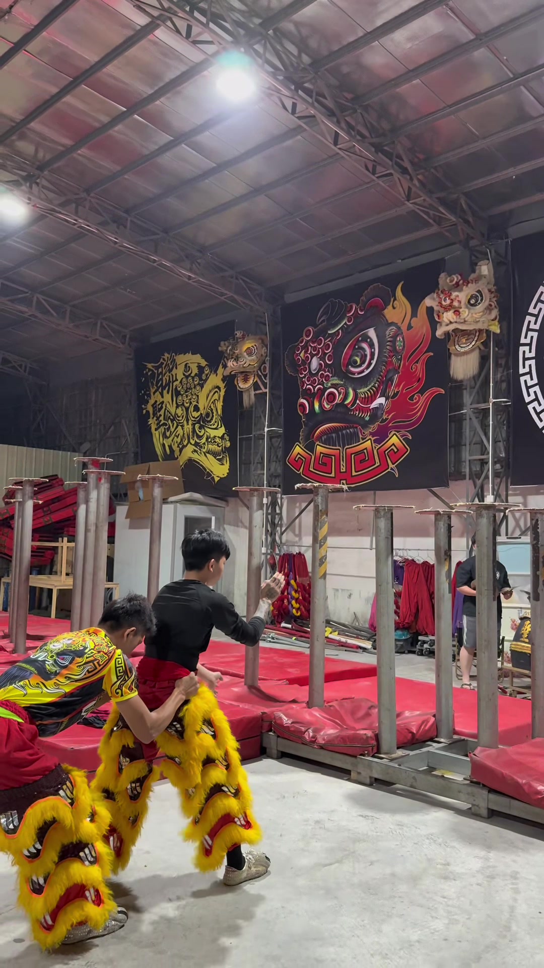 #liondance #acrobatic #acrobaticliondance #khuanloke #fyp 