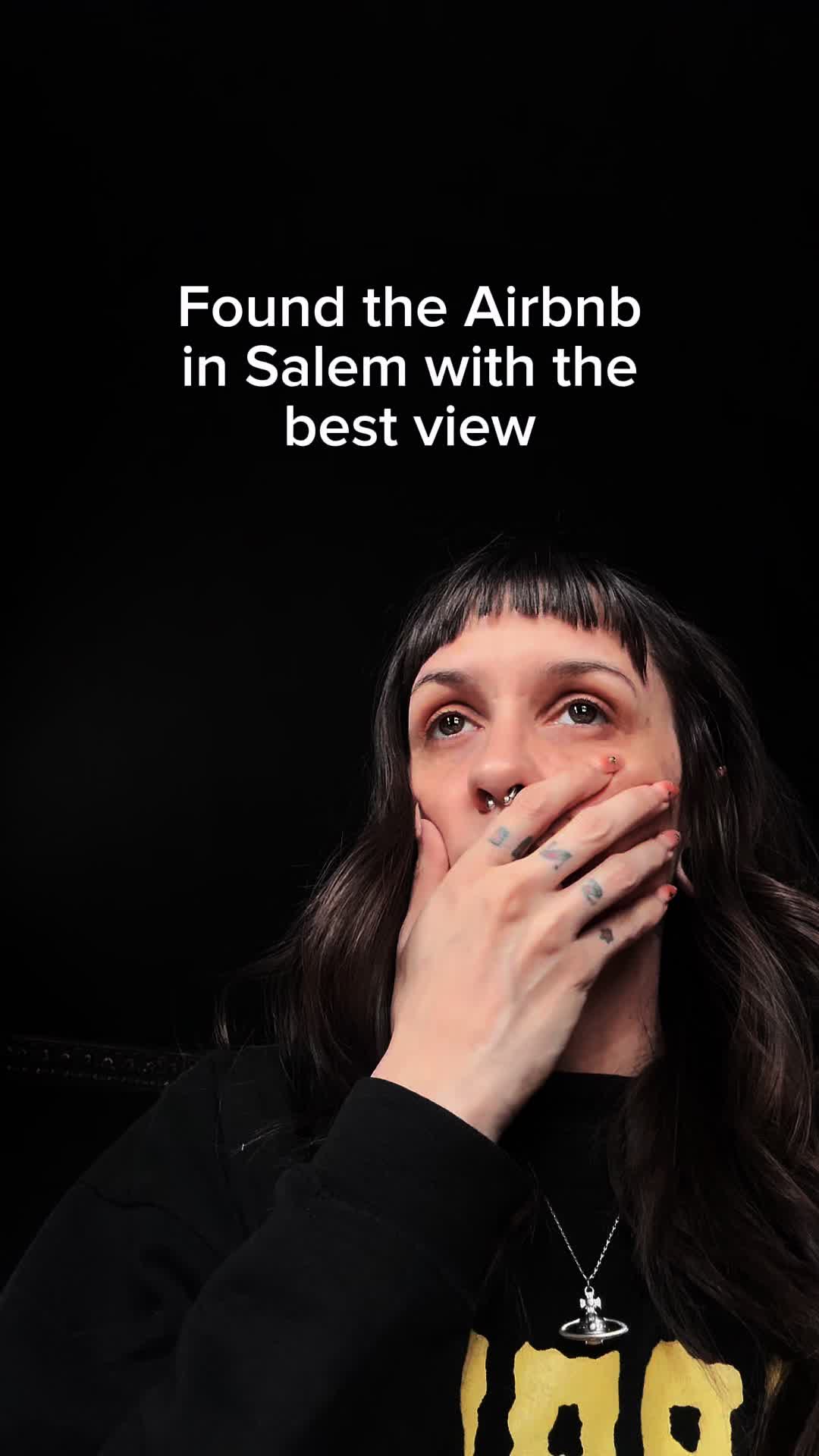 Like are you kidding me?! If you are visiting Salem- don’t sleep on @thesalemvictorian 🖤 #traveltok #salemmassachusetts #gothtok #airbnbfinds #traveltips 