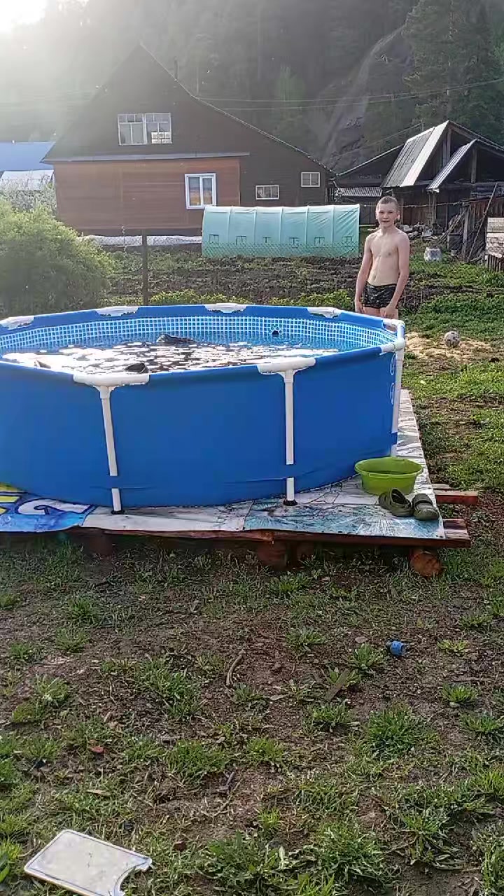 #басейн #деревня #жиза я купаюсь в бассейне очень холодно