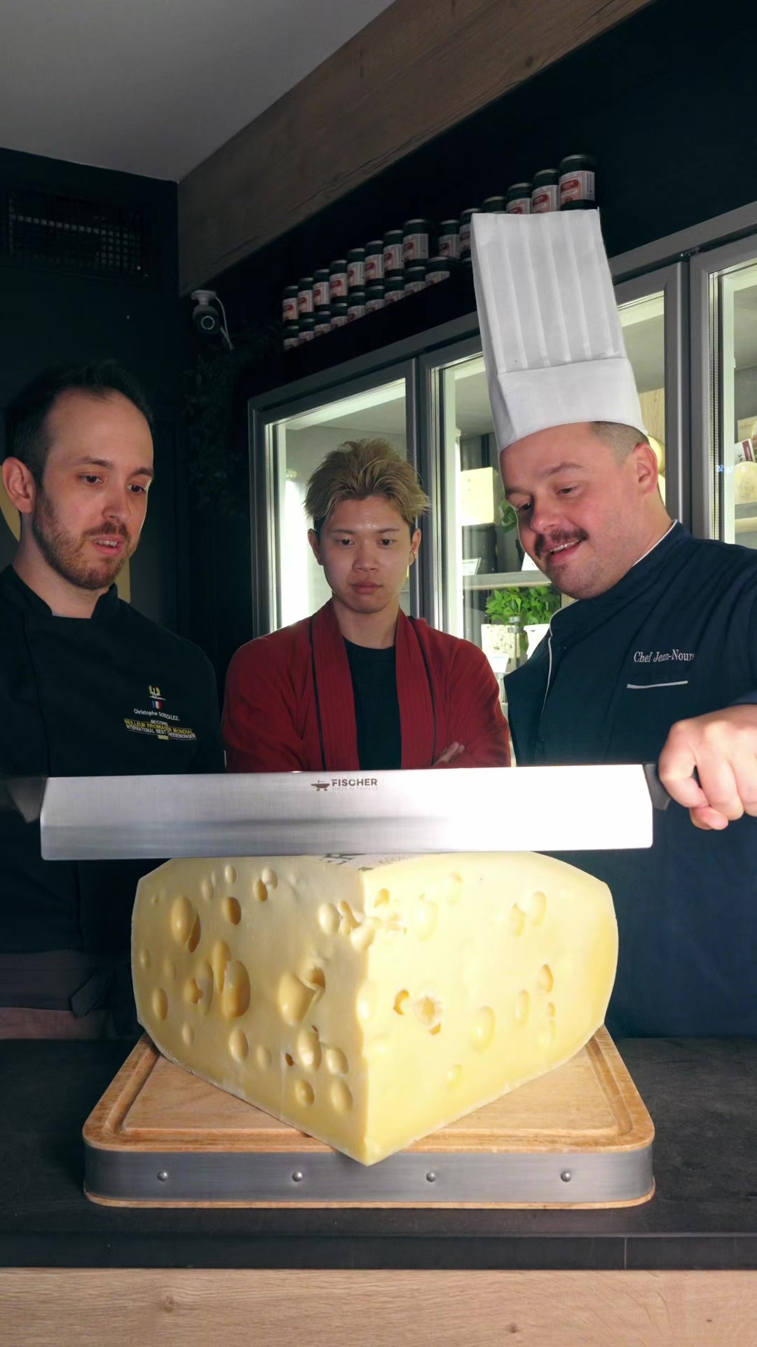Cut The Giant Cheese🔪✨ @Chef Jean-Nours  @JIKKO社長  #knifesharpening #JapaneseKnife #craftsmanship #asmr